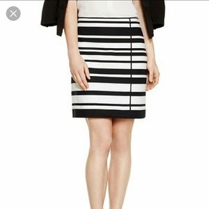 NWOT WHBM White & Black Skirt!