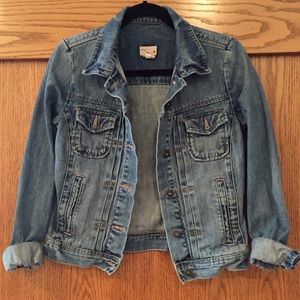 GAP Jean Jacket (color: denim vintage medium wash)