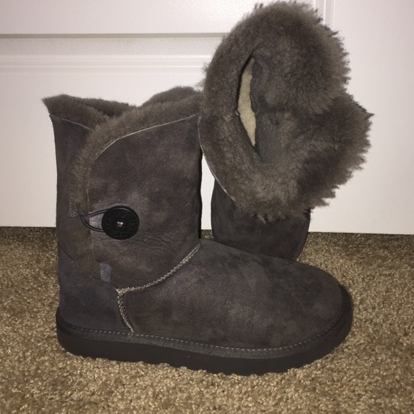 US Size 7 Grey Short Button UGG Australia boots