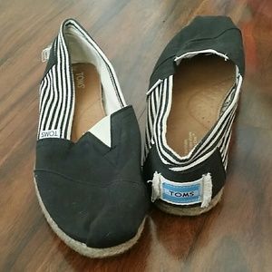 TOMS Black & White Striped Flats Espadrilles