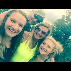 Meet your Posher, Cierra