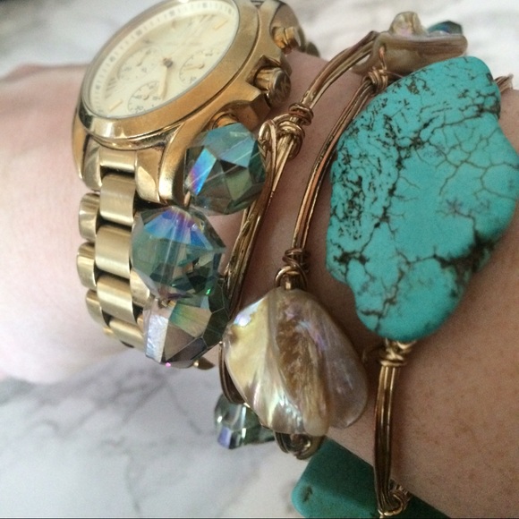 Green triple stone wire wrap bangle - Picture 2 of 3