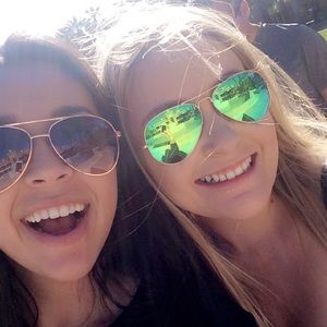 Meet your Posher, Cara