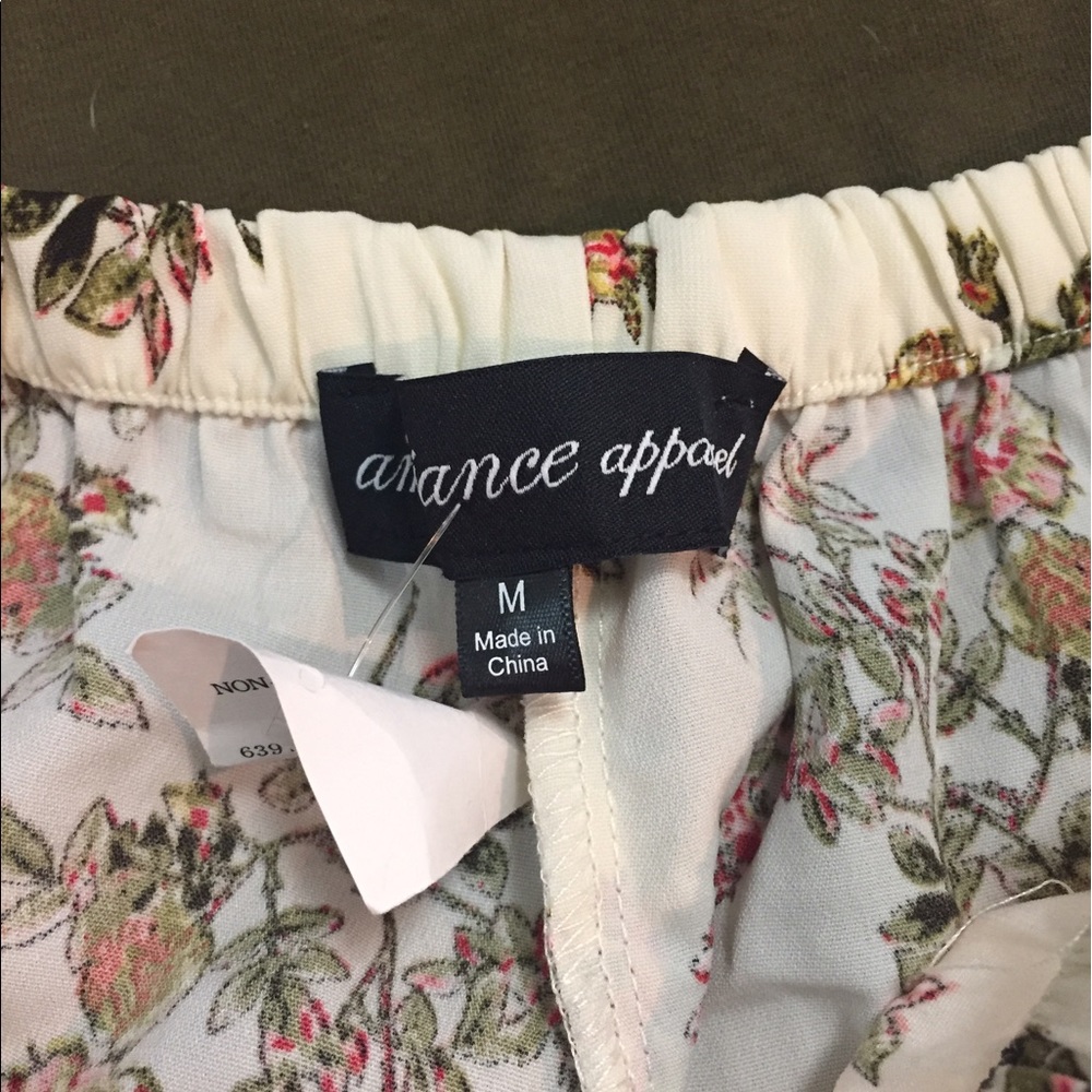 White Floral Shorts - Picture 3 of 3