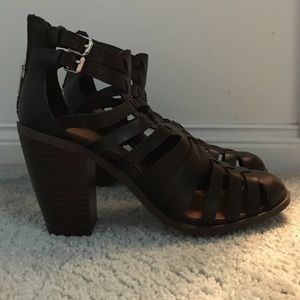 Urban outfitters wedges size 7 1/2