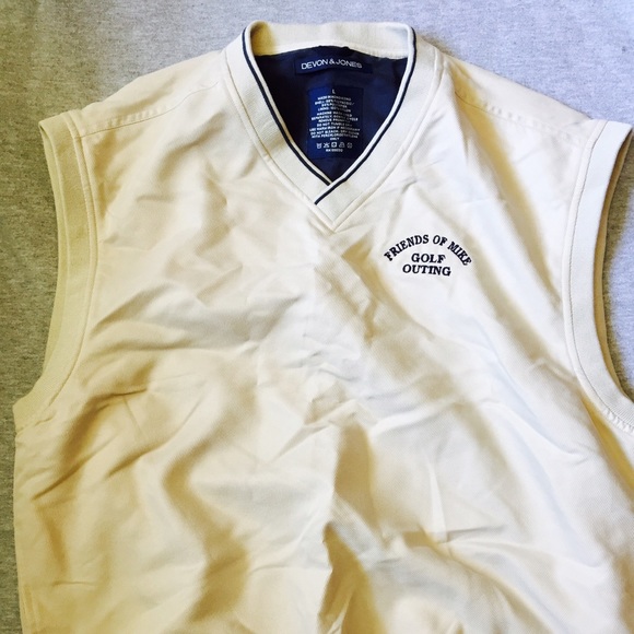 Men's size L sleeveless golf vest NWOT embroidered