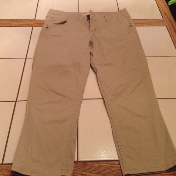 Khaki Capri's