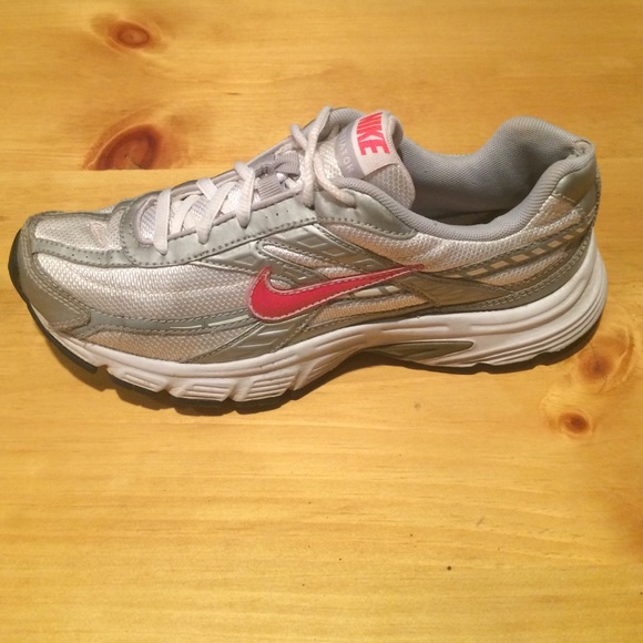 nike initiator orange