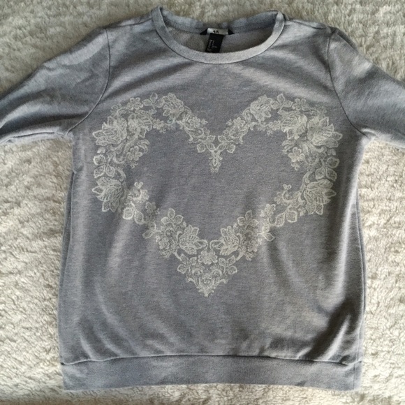 Gray Heart-Wreath Sweater