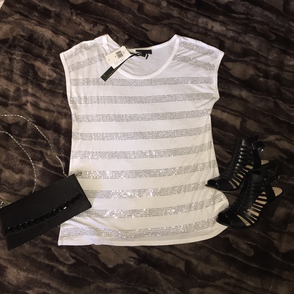 White t shirt with silver jewel striping