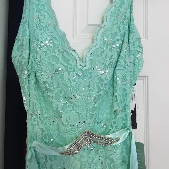 Evening gown - Picture 2 of 4