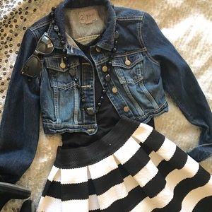 👙SALE 👙F21 cropped Jean Jacket