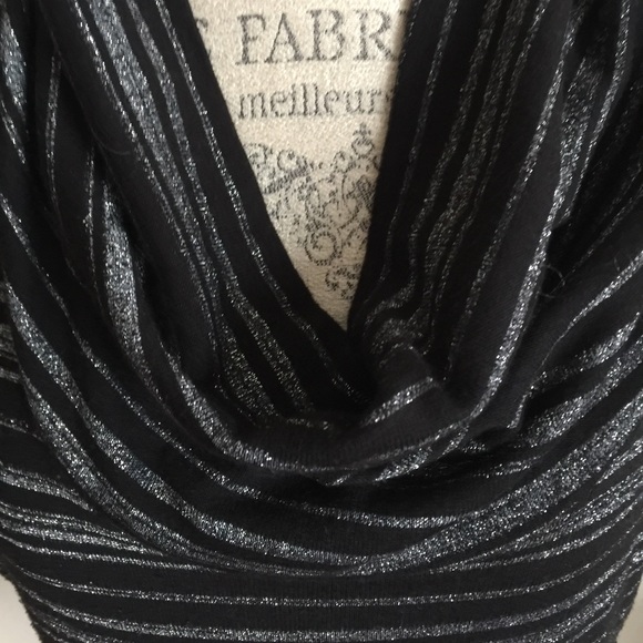 Shortseleved tunic sweater - Picture 2 of 3