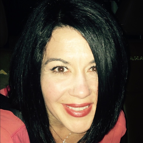 Meet your Posher, Angela