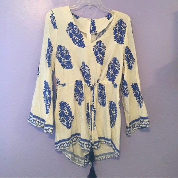 Dresses & Skirts - Beautiful Cream and Blue Romper!