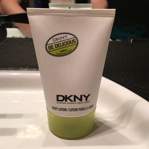 DKNY body lotion