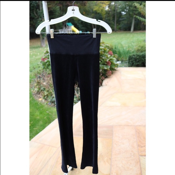 So-low black wide bottomed velour pants