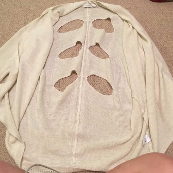 White cardigan/ cover - Picture 2 of 3