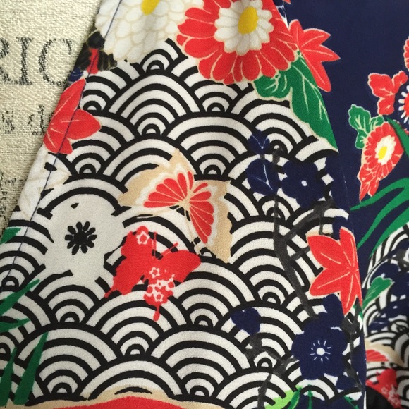 Silky kimono NWOT - Picture 3 of 3