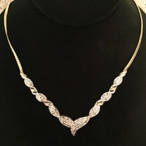 HOLDElegant Diamond Necklace - 18 inches - 1 carat