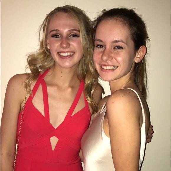 Meet your Posher, Sophia - Picture 3 of 4