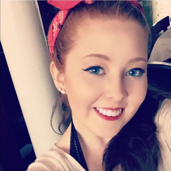 Meet your Posher, Clauda