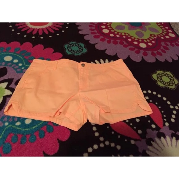 Arizona Brand Colored Shorts - Picture 3 of 4