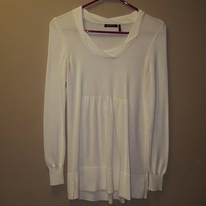Daisy Fuentes cream sweater
