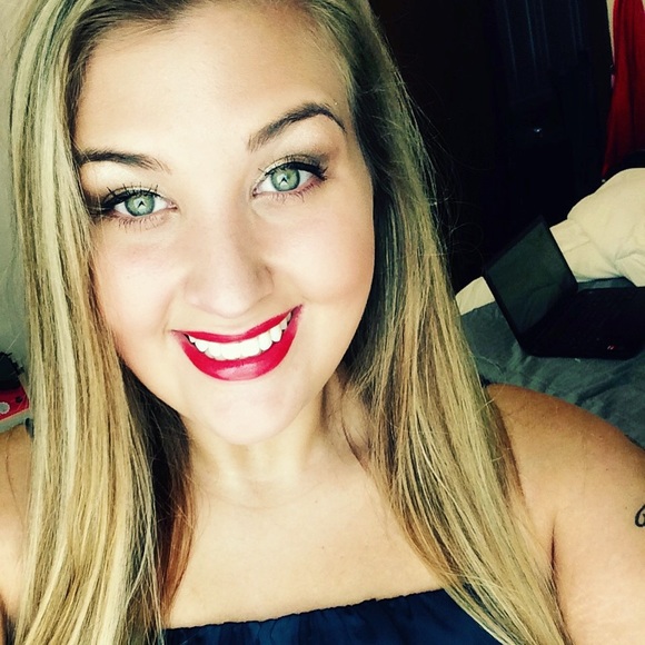 Meet your Posher, Caynna