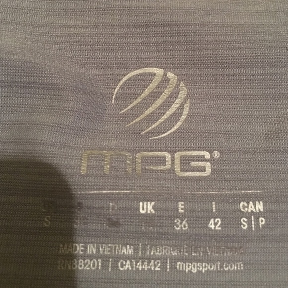 Athletic shirt - Picture 3 of 4