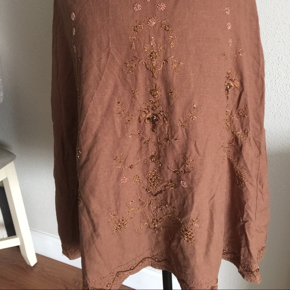 Beautiful embroidered skirt. - Picture 2 of 4