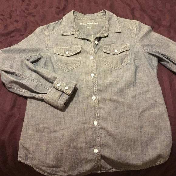 Button down - Picture 2 of 3