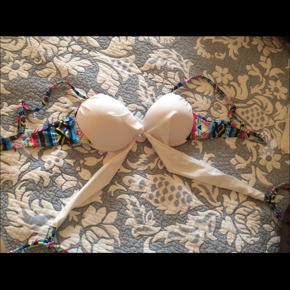 WHITE TRIBAL PRINT BIKINI! - Picture 2 of 3