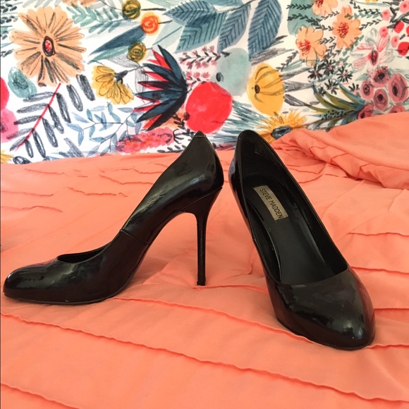 Steve Madden black heels