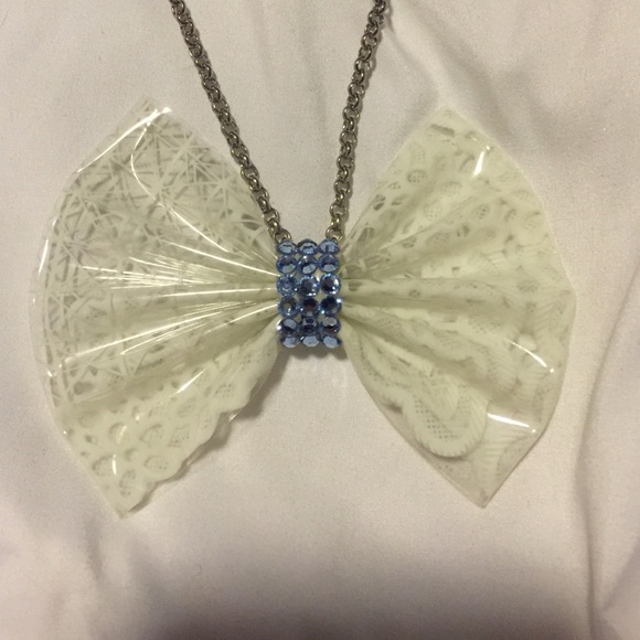 Tarina Tarantino Bow Necklace