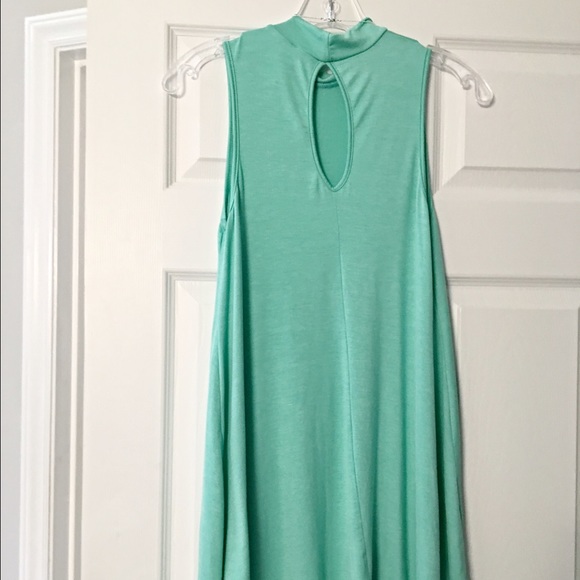 Gorgeous mint high neckline tunic! - Picture 2 of 3