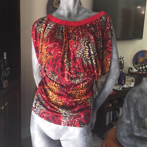 Top - Picture 2 of 2