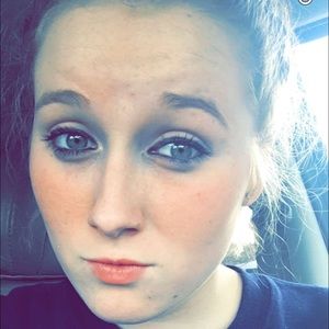 Meet your Posher, Kenzie