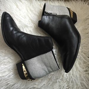 Sam Edelman holt black bootie 7.5