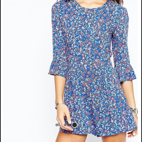 Floral romper 🌸
