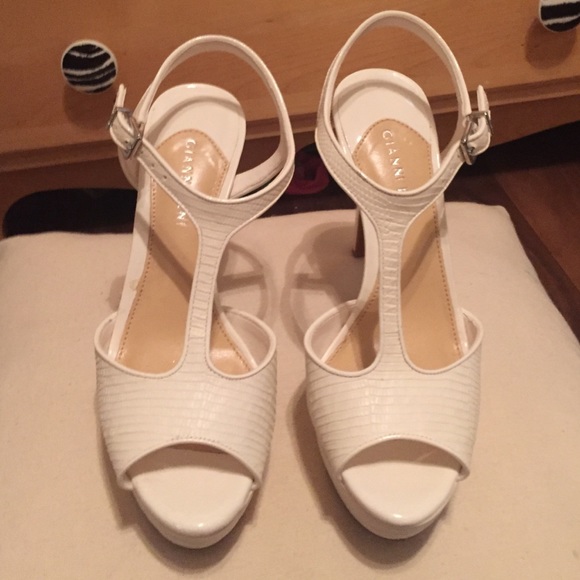 White Gianni bini heals