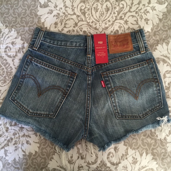 Levis High waisted shorts