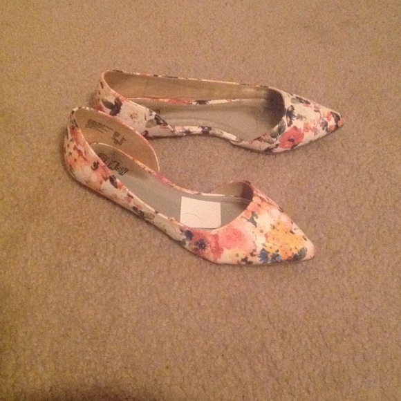 FLORAL POINTY TOE SHOES