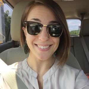 Meet your Posher, Ashley