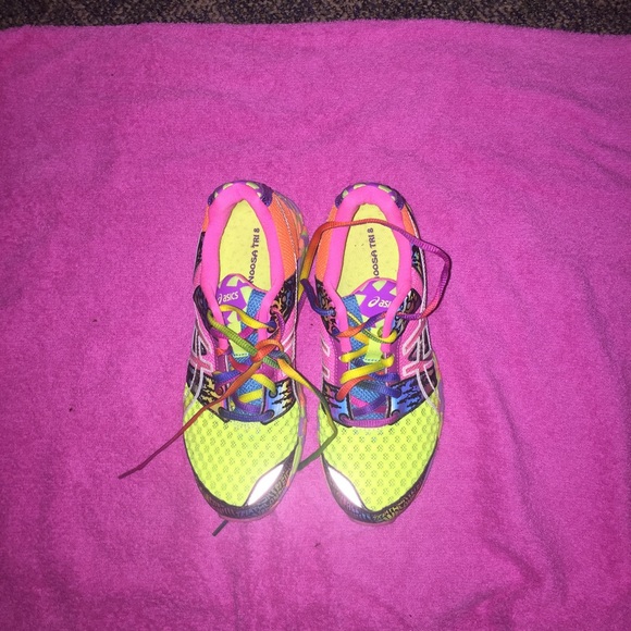 Asics Gel Noosa Runnig Shoes Size 6.5