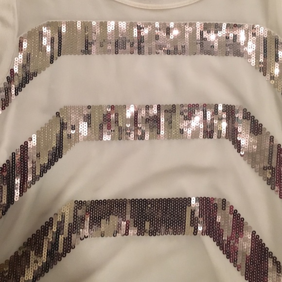 Excellent shape Medium Express sequin Tee - Picture 3 of 4