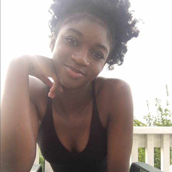 Meet your Posher, Nadia