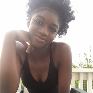 Meet your Posher, Nadia