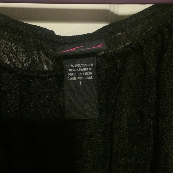 Black lace tee - Picture 4 of 4