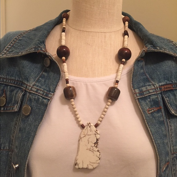 White slab statement necklace - Picture 4 of 4